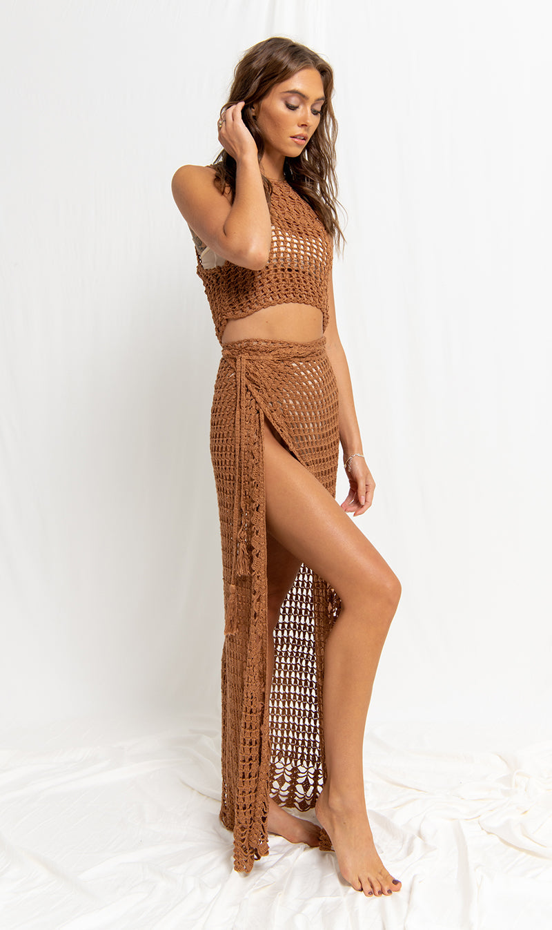 flook the label remi crop top eliana skirt rust crochet beachwear model studio
